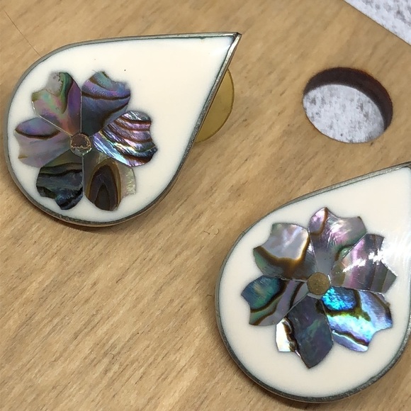 Vintage alpaca silver Mexico tear drop abalone earrings boho statement dressy - Picture 2 of 4